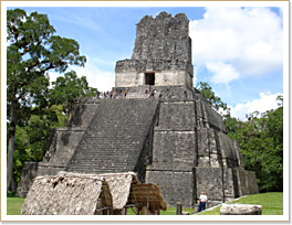 マヤ文明 ピラミッド イメージ