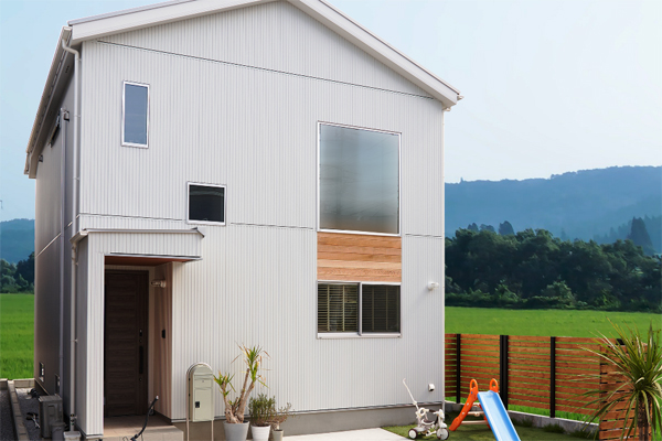 お子様と寄り添う自然素材の家