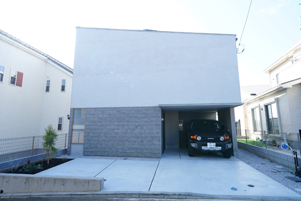 借景の中に暮らす家